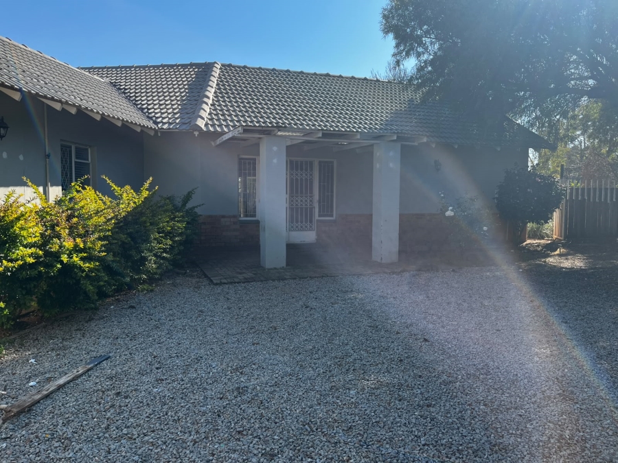 3 Bedroom Property for Sale in Flamwood North West